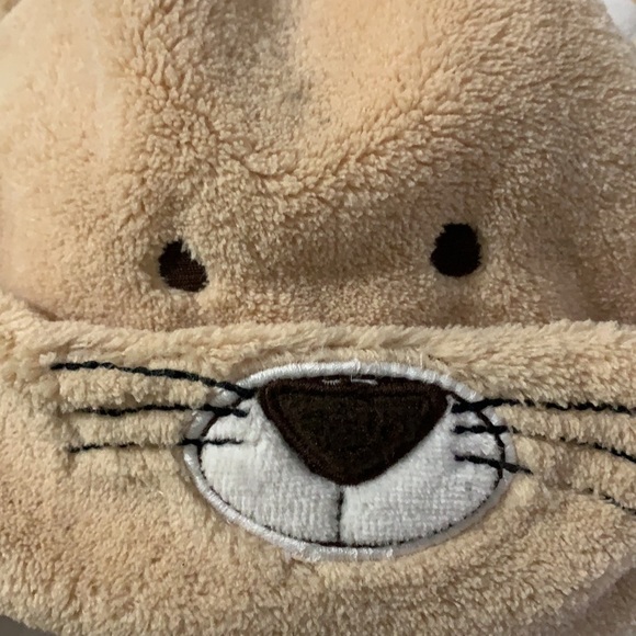 Vintage Carter’s (sample) fuzzy lion cuff hat with chinstrap - Picture 5 of 6